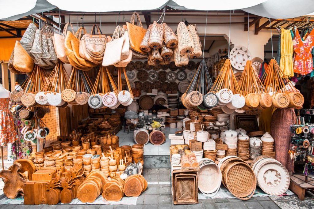 tour package traditional market